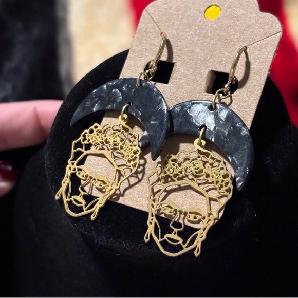 Frida Kahlo Diecut Earrings with Black Resin Crescent Moon Accent - Gold Closure - Picture 4 of 10